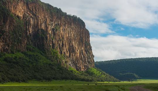 Top Reason For a Safari in Hell's Gate National Park