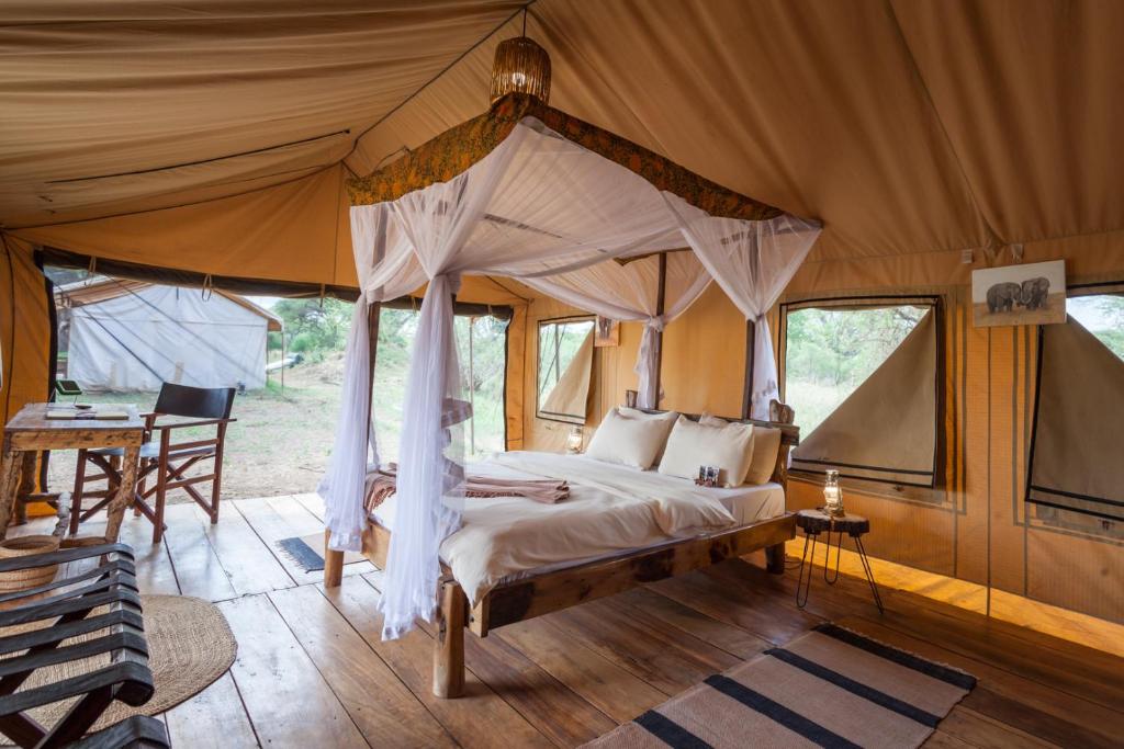 Baobab Central Serengeti Camp